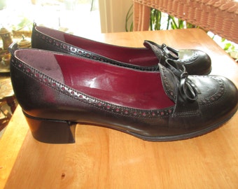 Vintage never worn Franco Sarto black round toe low heel leather shoes. Made in Brazil. Size 8M