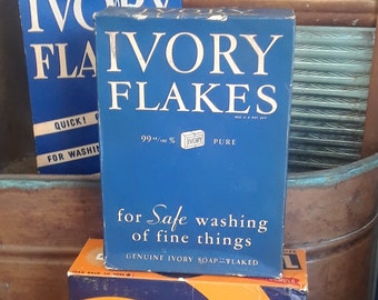 Vintage 1920's Proctor and Gamble Ivory Flakes, 12.5 oz.