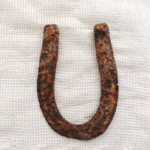 Old HORSESHOE-Rusted Western Decor-Good Luck Symbol-Pitted Old Horse Shoe-Rusty-Crusty Vintage-Wall-Door Art-Farm-Farming-Orphaned Treasure