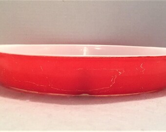Pyrex Red Friendship 1.5 qt Divided Casserole Dish