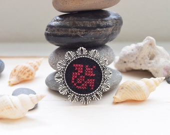 Palestinian Embroidery - Carnation Brooch