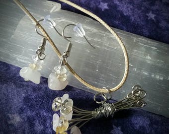 Bouquet necklace and earrings set