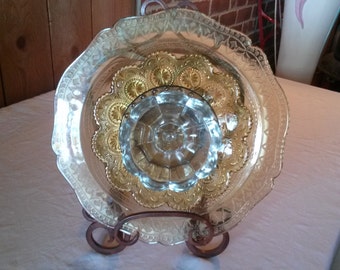 Glass plate flower, garden art, sun catcher, yard art