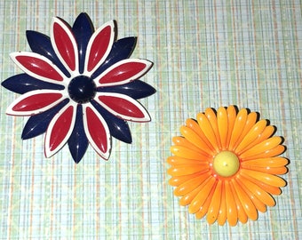 2 1960’s Flower Power Retro Pins