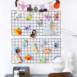2 Sets Of Grid Photo Wall Wire Mesh Display Panel Decorative Iron Rack Photograph Hanging 2 Sets Of Grid Photo Wall Wire Mesh Display Panel Decorative Iron Rack Photograph Hanging