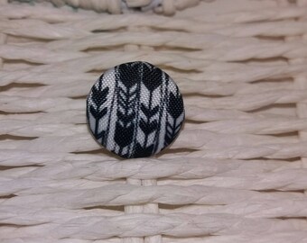 1 beautiful black and white fabric button