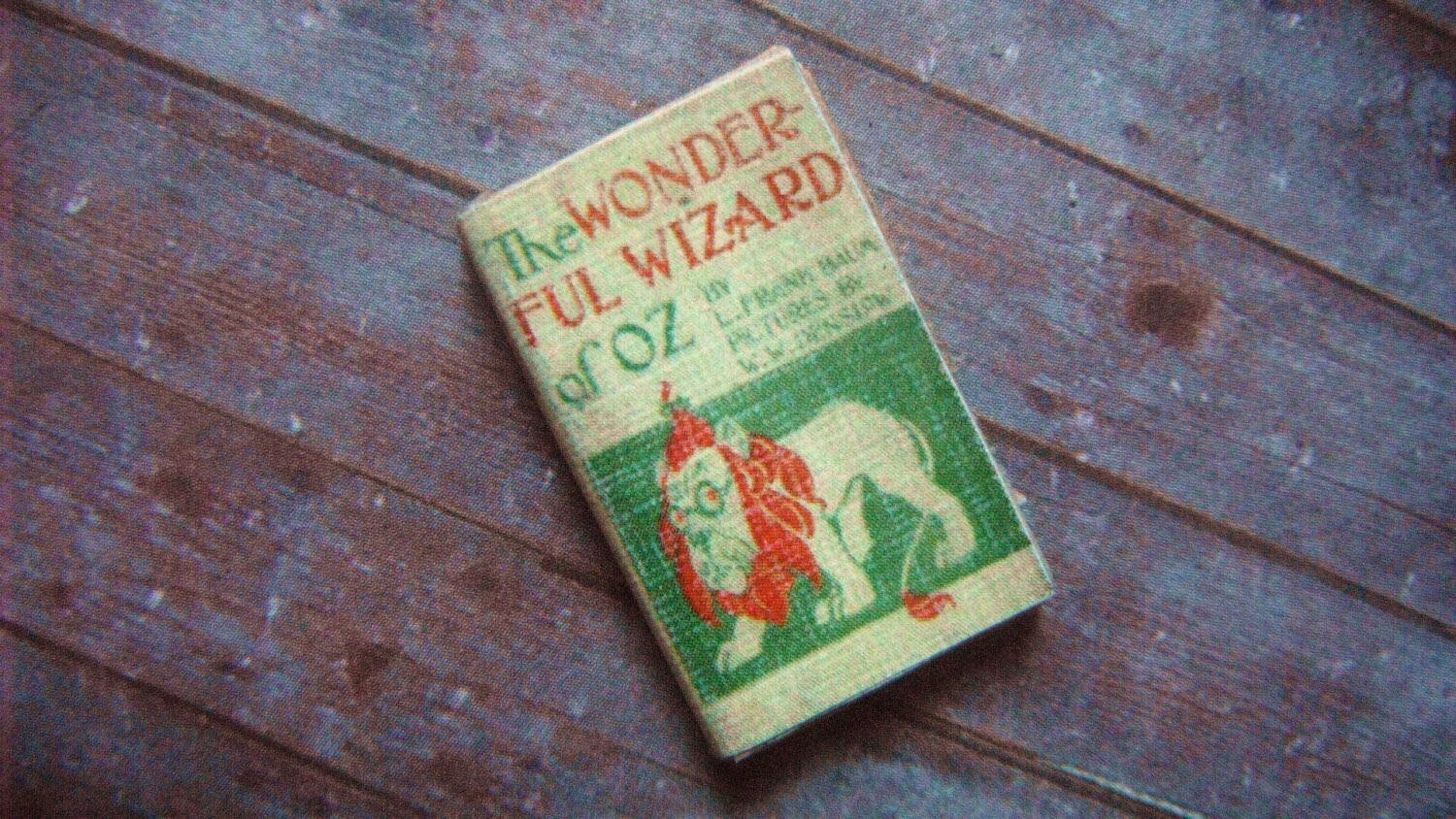 miniature wizard of oz