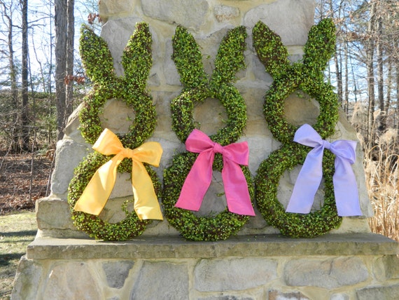 Love these darling bunny wreaths