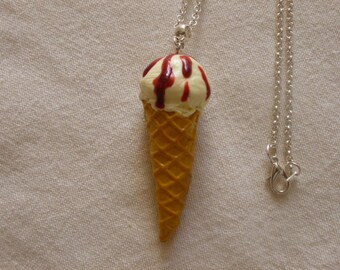 Necklace Strawberry coulis vanilla ice cream cone