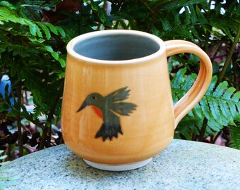 Porcelain gold hummingbird mug