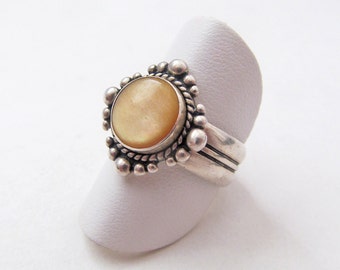 Gold Mother of Pearl Ring, Sterling Silver Ring, Vintage Jewelry, Silver Ring Size 6, Mother of Pearl Jewelry, Solitaire Ring, Delicate Ring