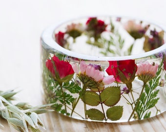 Real Flower Bangle - Pink Daisy Red Rose Bangle , Gifts for Her , Pink Bracelet , Gypsophila Jewellery , Botanical Jewellery, Resin Bangle