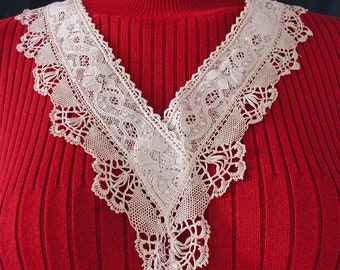 Hand Made Lace Collar....Vintage Collar of Hand Made Lace