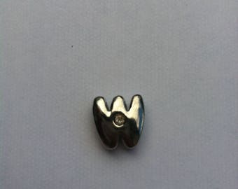 Charm in silver letter "W"