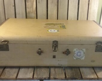 Vintage Tweed Suitcase, Large Vintage Suitcase, Old Suitcase, Vintage Tweed Luggage, Photoshoot Prop, Movie Prop, Large Vintage Luggage,