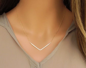 Gold Chevron Necklace, Gold V Necklace, 14k Gold Fill, Hammered Necklace, 14k Gold Filled, Hammered Bar Necklace, Chevron Bar Necklace