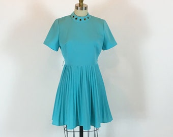 Vintage 60s Mod Mini Dress | Poly Knit Dress | 28" Waist
