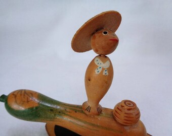 VJ670 : Kokeshi doll,Japanese Artistic Kokeshi doll with a rotating head,signed,hand made in Japan