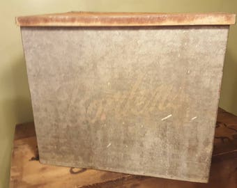 Vintage Borden's Milk Box