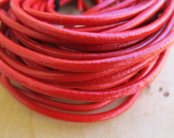 50 cm of diameter 3 mm genuine leather cord: red.