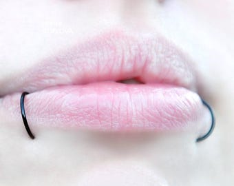 Snake Bites Two Black 10mm Fake Piercing Lip Ring Cuffs/false lip lippe ring piercing/lip labio piercing imitation/faux levre piercing rings