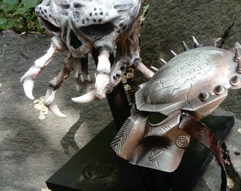 PREDATOR skull and mask display. Lifesize.