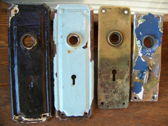 Antique Shabby Chic Door Plates (set Of 4)Antique Door Hardware.Door Antique Shabby Chic Door Plates (set of 4)Antique Door Hardware.Door Knob Backplates.Rustic Home Decor Shabby Chic.Shabby Chic Wall Decor. from lesaestes on ... - Antique Shabby Chic Door Plates (set Of 4)Antique Door Hardware.Door