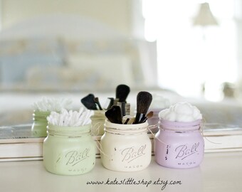 Set of THREE Painted and Distressed Elite Mason Jars. Bathroom Decor. Rustic Decor. Bath and Body. Painted Mason Jars. Cosmetic Holder.