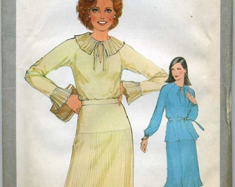 Pullover Top, Pre Pleated Skirt and Tie Belt Sewing Pattern - Simplicity 8457 - Size 10 Bust 32 1/2 - Uncut