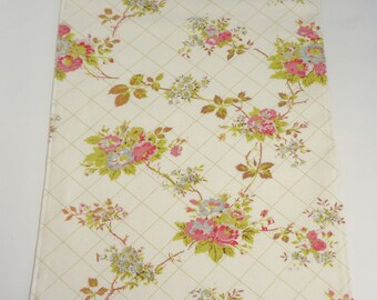 Table Runner Roses, Floral Table Runner, Pink Roses Runner, Ivory Runner, Rose Table Runner