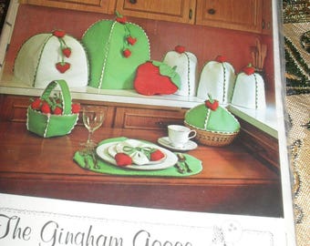 Vintage The Gingham goose Sewing Pattern - Strawberry Kitchen Kollection - 1980-