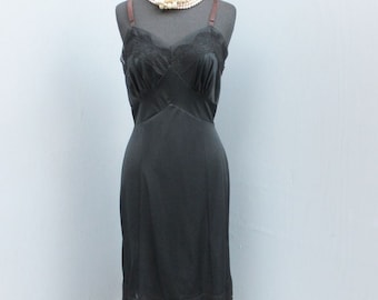 Vintage United Mills Black Lace Wiggle Slip, Bombshell Slip, 36 Average