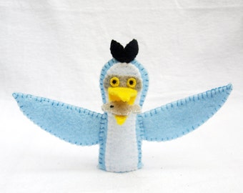 Great blue heron, great blue heron finger puppet, felt finger puppet