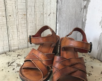 Vintage sandals with heels