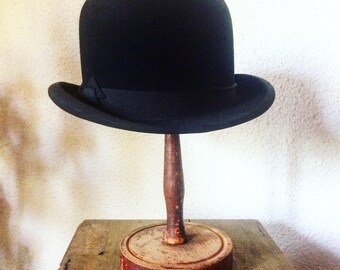 Black felt bowler hat. Chapelerie GORSSE (Clermont-Ferrand). Man hat. 1900 s. french antique. Monograms