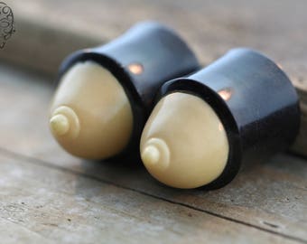 5/8 Horn with Bone carve, ice cream. last pair.