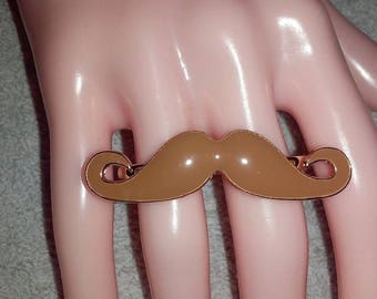 Beautiful mustache double finger ring