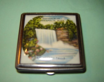 Souvenir compact Minneapolis Minihaha Falls