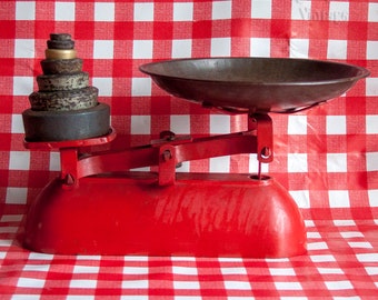 Vintage English RED Cast Iron 1950s Kitchen Scales & Weights with Round Dish