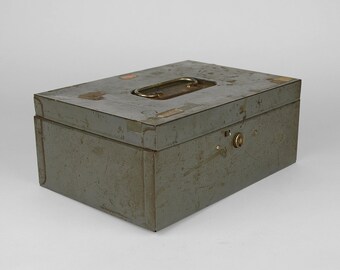 Vintage Metal Cash Box, Industrial Utility Box, Retro Home Decor, Craft Supply Tool Box, Office Organization