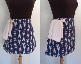 Lobster Apron, Dark Blue Half Apron with Lobsters, Blue Canvas Apron with Pockets and Towel Loop, Canvas Waist Apron, Lobster Gifts