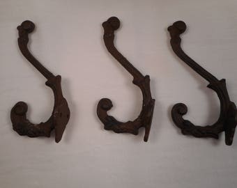 12 Vintage Aged Gold Victorian Crown Connectors - 3 Hooks To 1 Hole, 22x17mm - L92