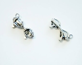 5 Double Sided Round Glasses Charms. Tibetan Silver. Pendant. Spectacles.