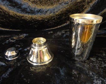 Martini mixer shaker stainless steel container with the strainer and shot glass cap