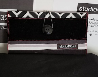 Geometric Patterned Bi-Fold Women's Wallet
