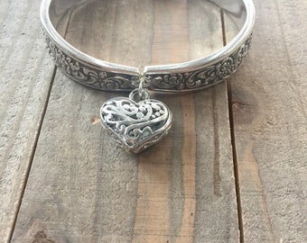 spoon bracelet, tangier bracelet, silverware bracelet, spoon jewelry, silverware jewelry, 1969 bracelet, flower bracelet, magnetic clasp