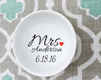 Wedding Ring Holder Ceramic Bowl // Bride Newlywed Anniversary Gift // Wedding Dish // Custom Jewelry Dish // Personalized Ring Dish