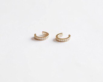 Ear Cuff, ear cuff no piercing, gold ear cuff, ear cuff earrings, delicate earrings. delicate ear cuff