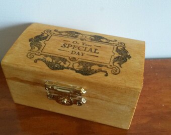 Trinket Box Gift reads "On Your Special Day".