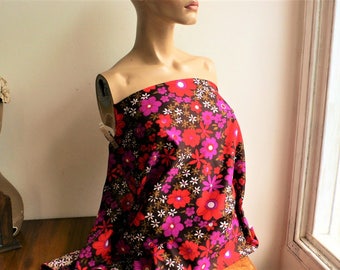 1970s Vintage Dress Fabric - Floral Print - Synthetic Dress Fabric Remnant 1970s 155 cm wide x 50 cm